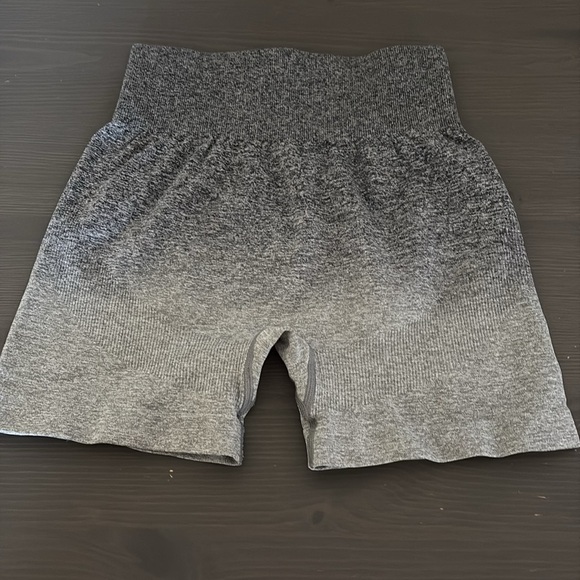 AYBL Pulse Ombré Seamless Biker Shorts Women's Gray Pull On High Waist - Picture 5 of 10